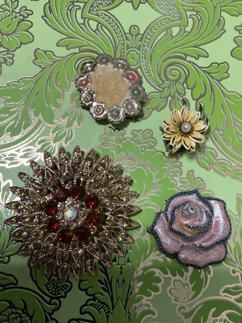 4 Magnets Repurposed From Broken Jewelry